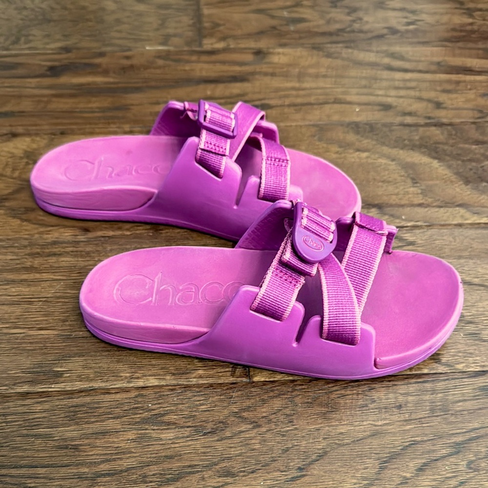 Chaco slides girls size 4
